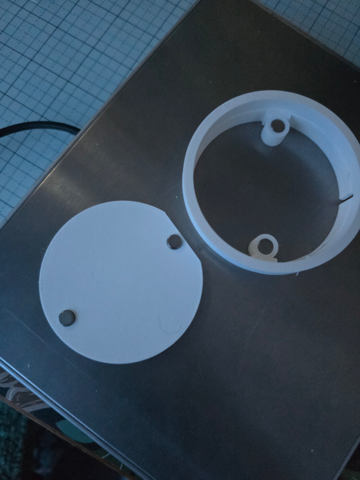Fairy Light Battery Hider | STRAWBLER  Base Insert